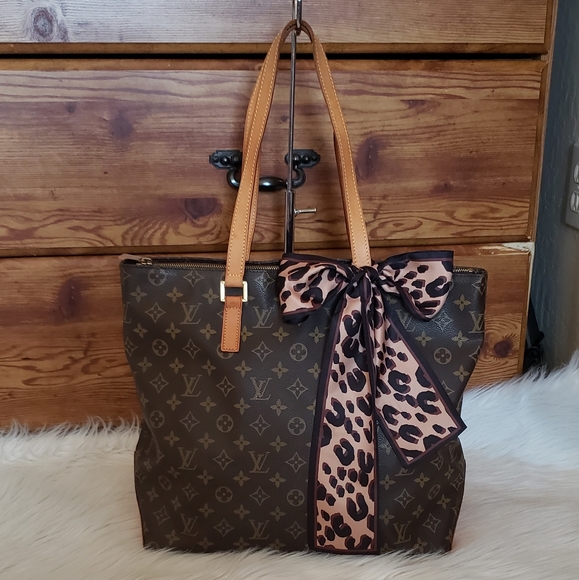 Louis Vuitton Handbags - 🌺🍌STUNNING🍌🌺 Louis Vuittons Cabas Mezzo tote